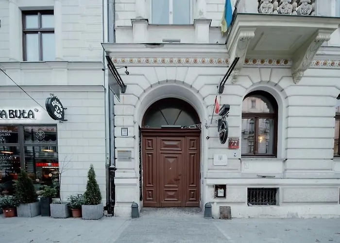 P77 Central New 4-Bedrooms Piotrkowska Cale Miejsce 4 Pokoje Z Lazienka I Kuchnia Na Korytarzu Budynku