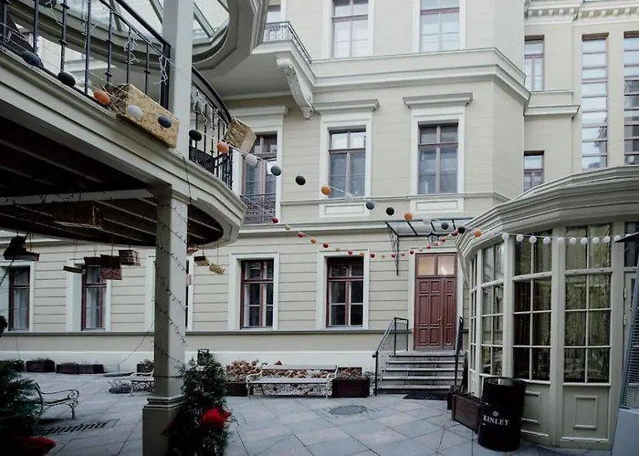 P77 Central New 4-Bedrooms Piotrkowska Cale Miejsce 4 Pokoje Z Lazienka I Kuchnia Na Korytarzu Budynku